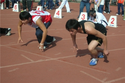 运动会短跑比赛
