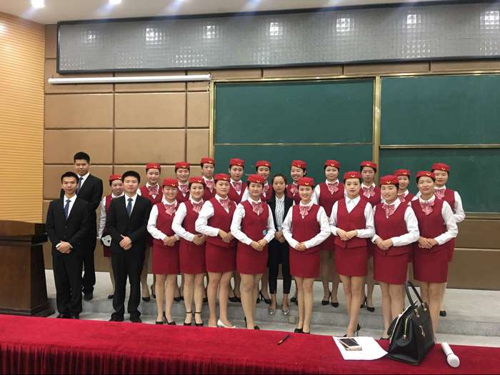 学生单位面试合照1 (复制).jpg
