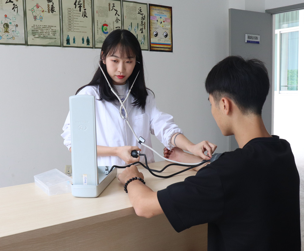 实训课程-测量血压_副本.jpg
