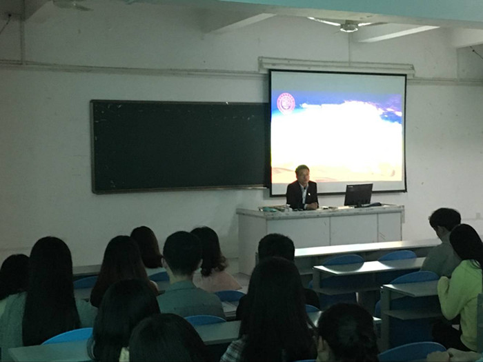 1539911504317746.jpg 业余讲师 陈铭帅.jpg