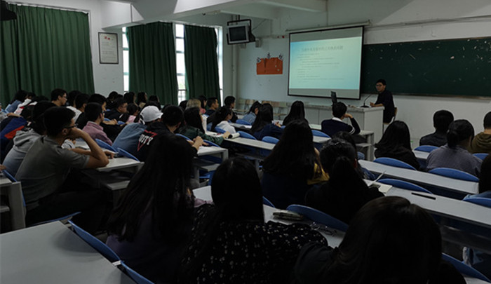 1539911856144931.jpg 业余讲师 刘鹏.jpg